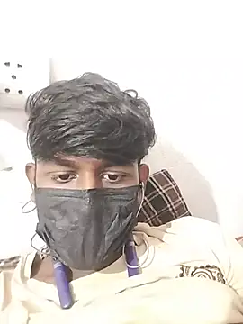 Snapshot of pkverma852 chatting on August 2, 9:19 am pkverma852 online show from August 2, 9:19 am