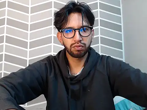 thomass1018 online show from July 2, 12:21 am