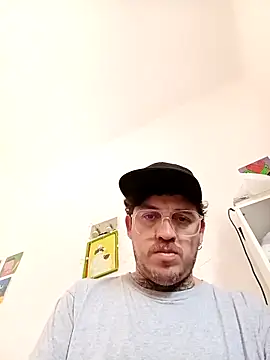 helloandi online show from April 18, 5:28 pm