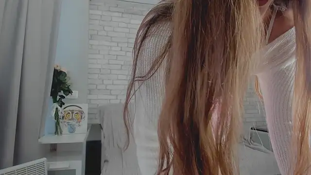 calystria online show from February 15, 7:16 am