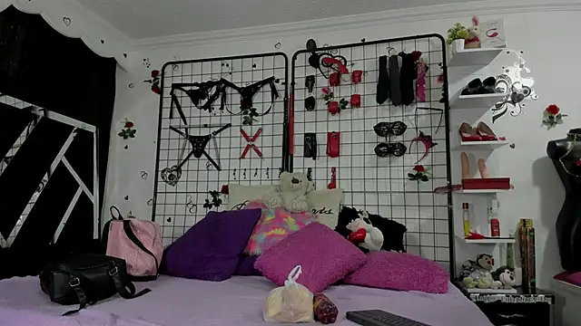 playful-girls online show from February 24, 1:20 pm