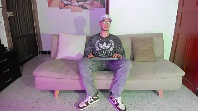 Vlad  night online show from April 5, 3:47 am