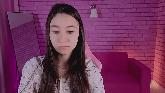 Snapshot of Nicole_Brownie chatting on February 19, 1:56 am Nicole Brownie online show from February 19, 1:56 am