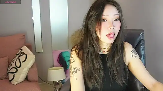 Snapshot of ElinaMotion chatting on February 11, 1:10 am ElinaMotion online show from February 11, 1:10 am