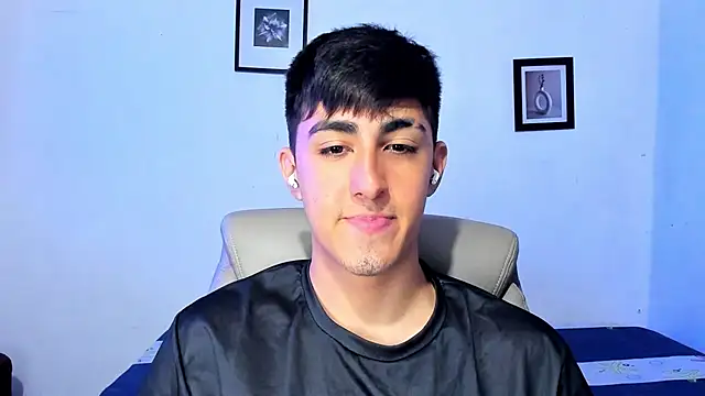 Snapshot of babyted272 chatting on February 4, 9:59 am babyted272 online show from February 4, 9:59 am