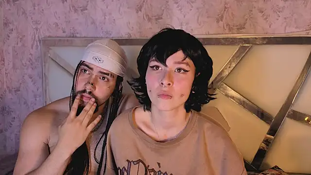 Snapshot of Benny_and_Mark chatting on February 19, 5:14 am Benny and Mark online show from February 19, 5:14 am