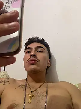 Snapshot of vanilla_Kush chatting on February 6, 4:50 am vanilla Kush online show from February 6, 4:50 am