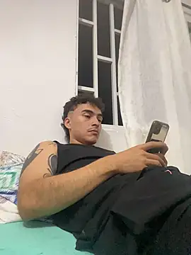 Snapshot of vanilla_Kush chatting on February 12, 4:51 am vanilla Kush online show from February 12, 4:51 am