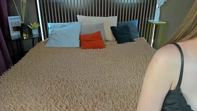 Betty Andrews online show from February 18, 9:49 am