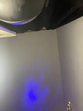 Maximuz1920 online show from April 13, 3:34 am