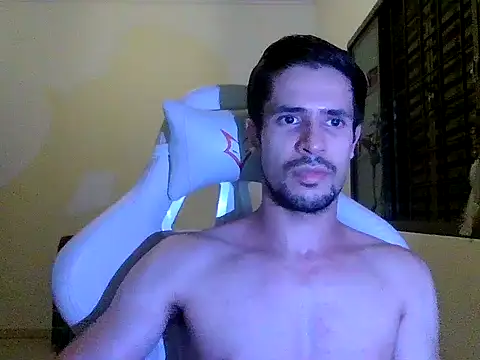 Snapshot of Cshunderlick chatting on February 18, 4:52 am Cshunderlick online show from February 18, 4:52 am