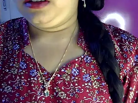 Snapshot of Cute_Aliyaa chatting on July 13, 12:30 pm Cute Aliyaa online show from July 13, 12:30 pm