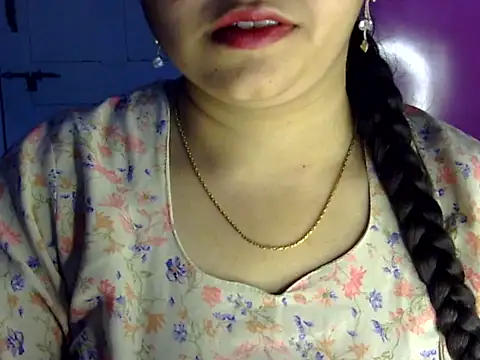 Snapshot of Cute_Aliyaa chatting on July 14, 2:12 pm Cute Aliyaa online show from July 14, 2:12 pm