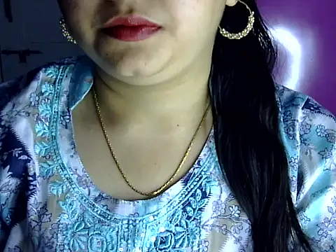 Snapshot of Cute_Aliyaa chatting on July 16, 1:50 pm Cute Aliyaa online show from July 16, 1:50 pm