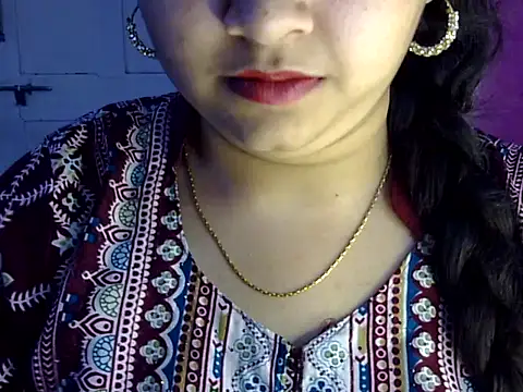 Snapshot of Cute_Aliyaa chatting on July 18, 12:42 pm Cute Aliyaa online show from July 18, 12:42 pm