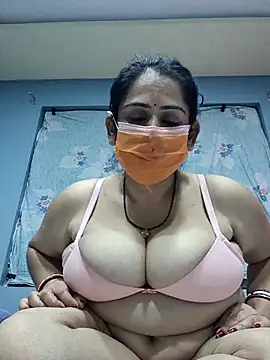 Snapshot of diyam4002 chatting on February 17, 12:56 pm diyam4002 online show from February 17, 12:56 pm