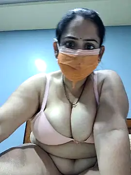 Snapshot of diyam4002 chatting on February 21, 11:44 am diyam4002 online show from February 21, 11:44 am