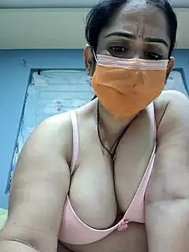 Snapshot of diyam4002 chatting on February 24, 6:55 am diyam4002 online show from February 24, 6:55 am