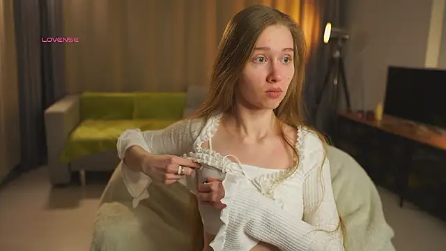 SharaNewbern online show from February 3, 2:11 pm