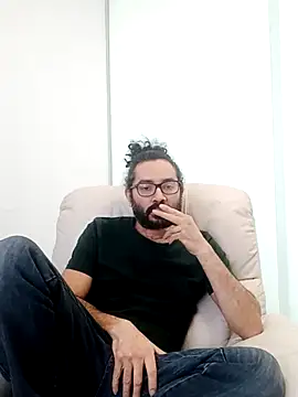 Snapshot of Batou1683 chatting on February 6, 1:03 pm Batou1683 online show from February 6, 1:03 pm