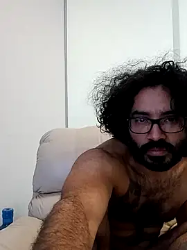 Snapshot of Batou1683 chatting on February 14, 2:03 pm Batou1683 online show from February 14, 2:03 pm