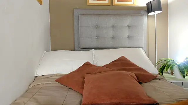 SalomeStorm  online show from March 21, 4:54 pm