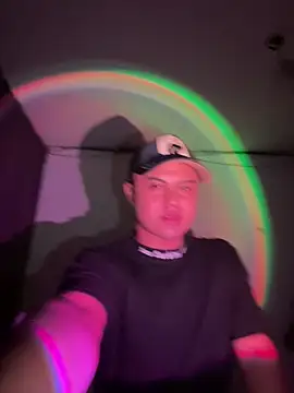 Snapshot of andresmahecha777 chatting on February 25, 5:28 am andresmahecha777 online show from February 25, 5:28 am