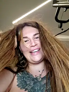 Snapshot of TattooGirlAlia chatting on December 9, 9:37 pm TattooGirlAlia online show from December 9, 9:37 pm