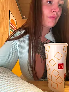 Snapshot of TattooGirlAlia chatting on November 4, 7:35 pm TattooGirlAlia online show from November 4, 7:35 pm