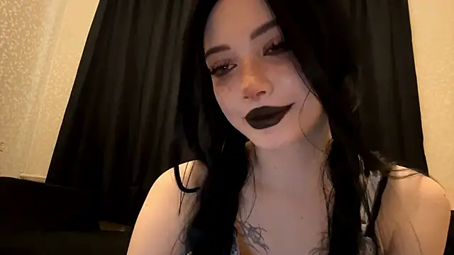 Snapshot of Kiralovessto chatting on February 11, 9:25 am Kiralovessto online show from February 11, 9:25 am