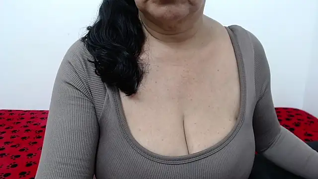 ElizabethMiler online show from July 2, 6:25 pm
