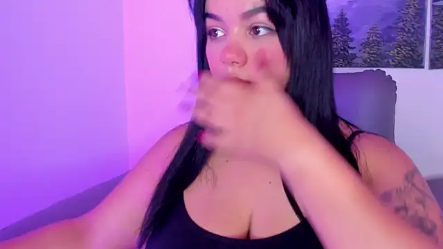 Snapshot of _camilaa chatting on February 4, 7:42 pm camilaa online show from February 4, 7:42 pm