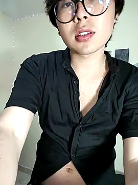 Snapshot of HeyImDante chatting on February 8, 3:10 am HeyImDante online show from February 8, 3:10 am