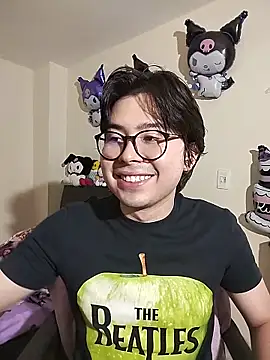 Snapshot of HeyImDante chatting on May 14, 9:10 pm HeyImDante online show from May 14, 9:10 pm