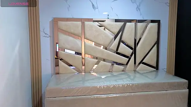 Skaller james a online show from February 14, 12:35 pm