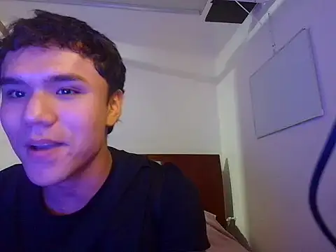 CreamKingg online show from April 22, 1:41 am