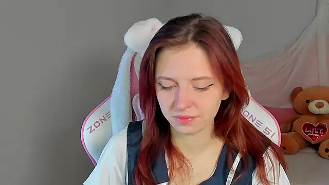 Snapshot of FreyaVey chatting on February 7, 5:22 am FreyaVey online show from February 7, 5:22 am