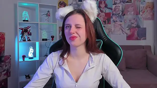 Snapshot of FreyaVey chatting on February 8, 5:22 am FreyaVey online show from February 8, 5:22 am