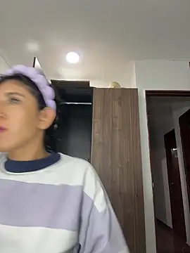 Snapshot of Violet_rousse7 chatting on February 18, 1:12 am Violet rousse7 online show from February 18, 1:12 am