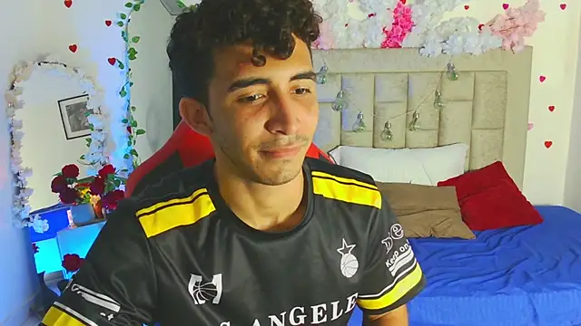 Caius fox online show from April 10, 11:26 am