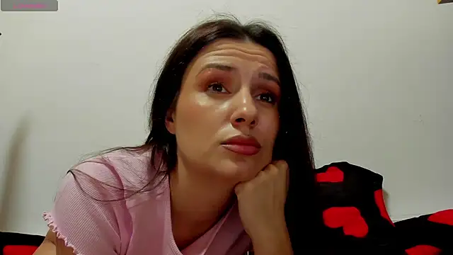 Snapshot of Adeline_Reilly chatting on March 4, 2:17 am Adeline Reilly online show from March 4, 2:17 am