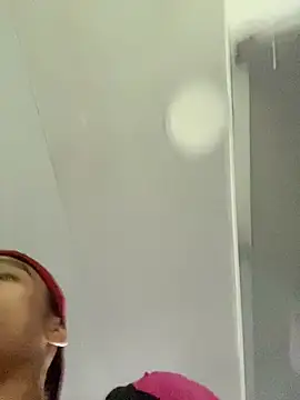 Snapshot of Dominik_Souza chatting on February 14, 12:46 pm Dominik Souza online show from February 14, 12:46 pm