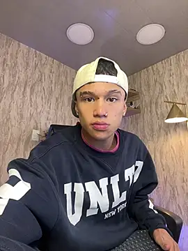 Snapshot of Dominik_Souza chatting on February 21, 1:45 pm Dominik Souza online show from February 21, 1:45 pm