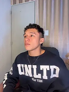 Dominik Souza online show from April 1, 8:17 pm