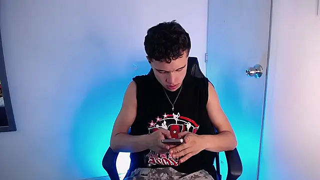 Dominik Souza online show from April 6, 8:32 pm