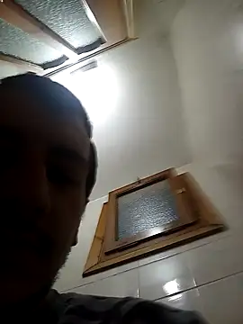 Snapshot of Etlipro-53 chatting on February 18, 9:44 pm Etlipro-53 online show from February 18, 9:44 pm