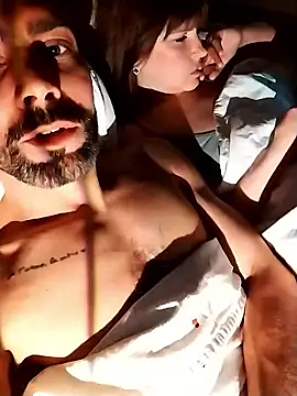 Snapshot of MrMrsLiss chatting on February 15, 7:43 pm MrMrsLiss online show from February 15, 7:43 pm