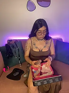 Snapshot of Angelica_pink18 chatting on February 19, 11:23 pm Angelica pink18 online show from February 19, 11:23 pm