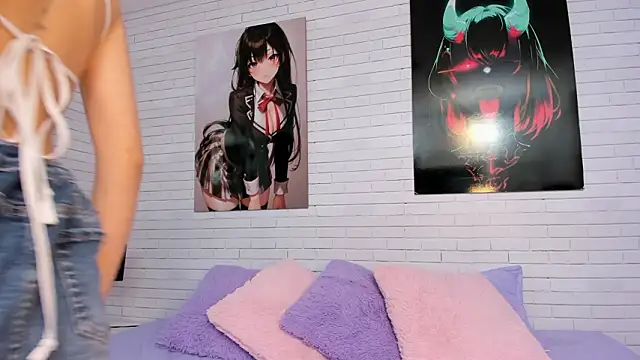 Snapshot of AlanaaHell chatting on February 3, 8:58 pm AlanaaHell online show from February 3, 8:58 pm