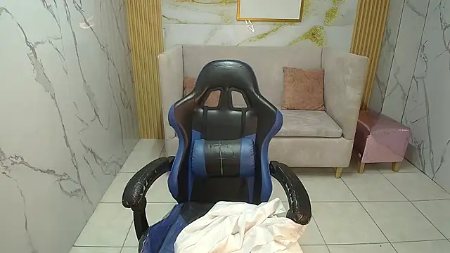 sarita 09 s online show from April 17, 8:23 pm